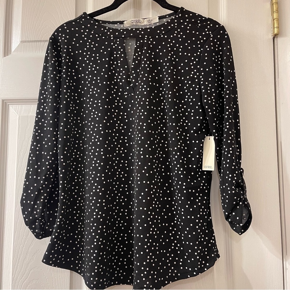 ❤️2/$15 or 3/$26❤️ NWT Cure Polka Dot Blouse, Size Small